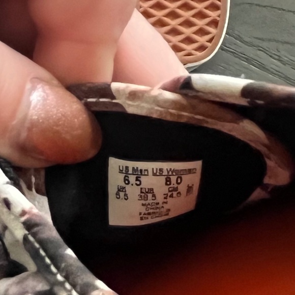 Rare Vans Authentic ASPCA - women sz 8 - Picture 3 of 6